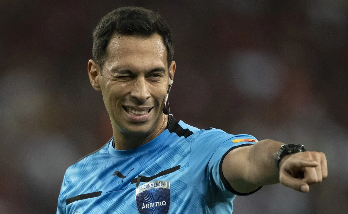 Conmebol escala Facundo Tello para apitar jogo do Flamengo na Libertadores