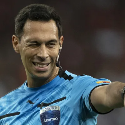 Conmebol oficializa Facundo Tello no comando do Flamengo nas quartas