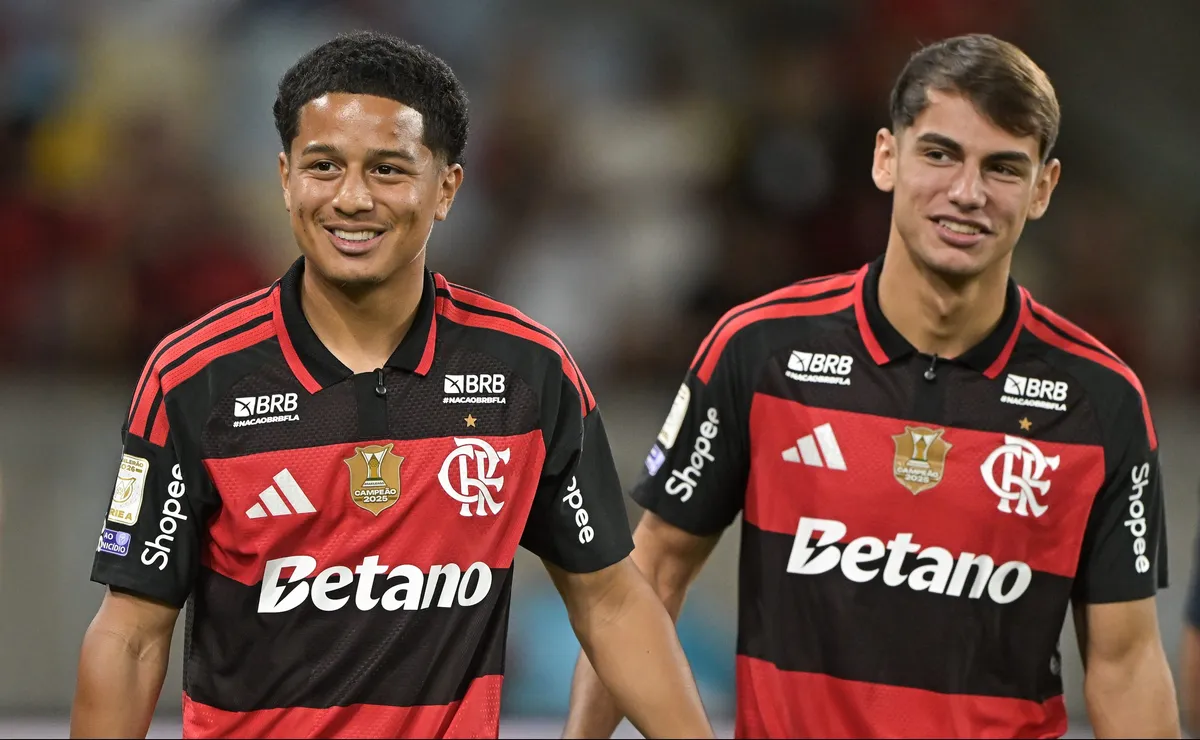 Apresentação no Flamengo: Valencia e Freitas são oficializados no CT Ninho do Urubu e podem estrear contra o Remo