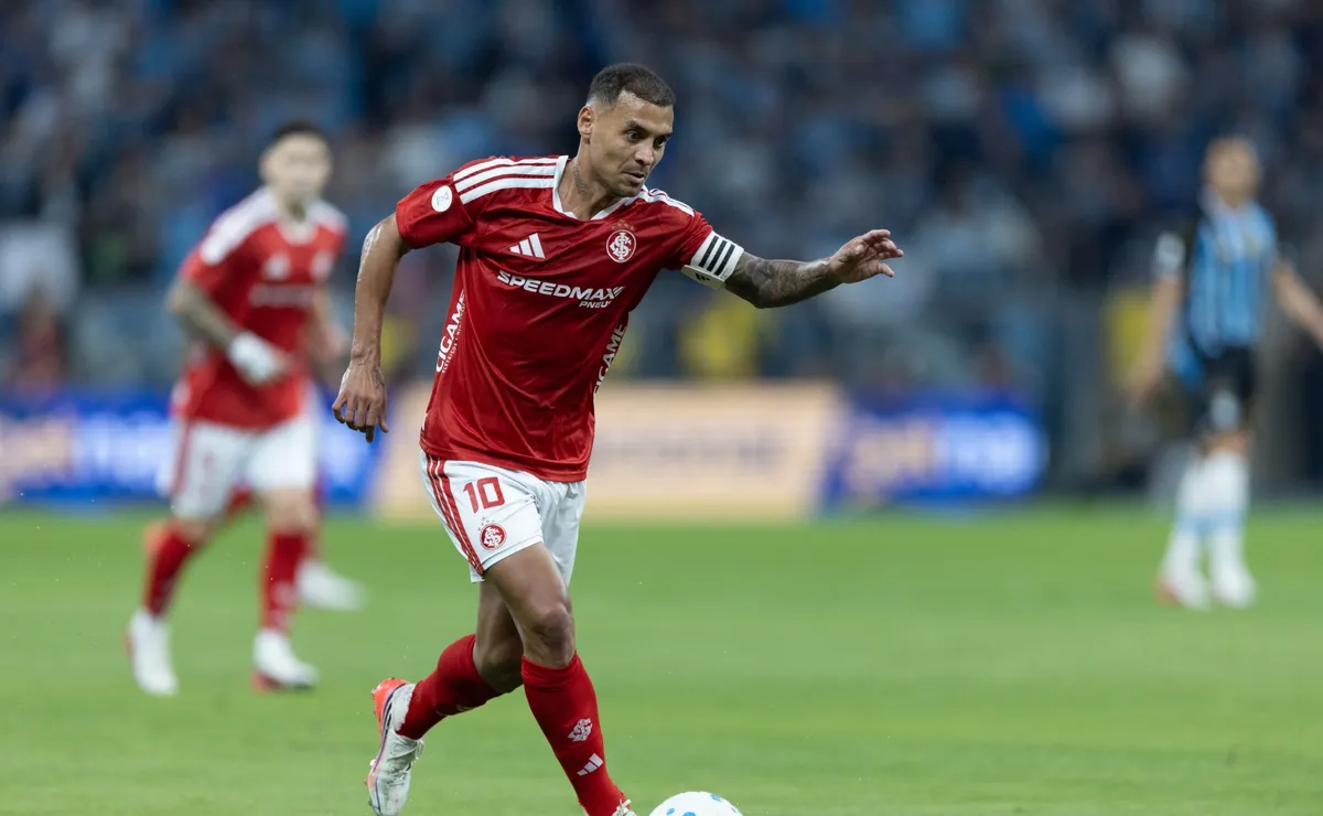 Alan Patrick admite golpe duro após eliminação do Internacional e pede reação imediata no Brasileirão