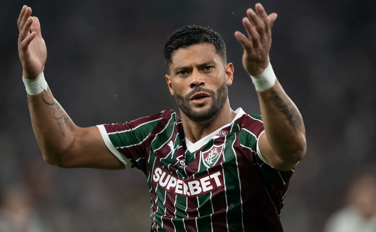 Hulk critica árbitro Davi de Oliveira Lacerda por peitada em Canobbio durante vitória do Fluminense