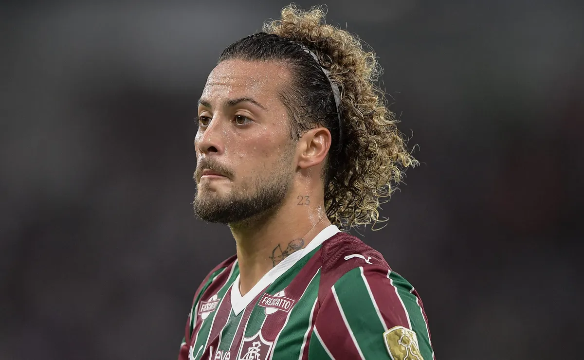 Guga detona gramado do Maracanã e arbitragem após Fluminense x Vasco
