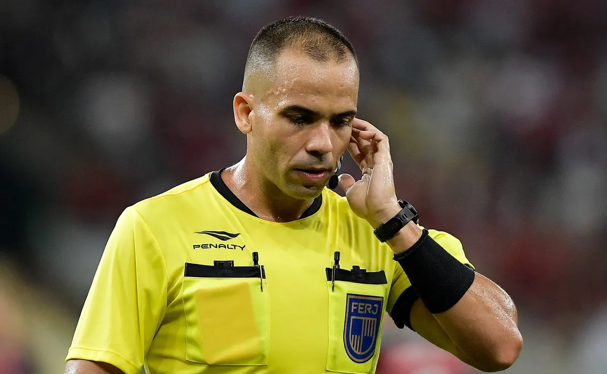 Internacional x Santos terá a arbitragem de Alex Gomes Stefano pela 26ª rodada do Brasileirão