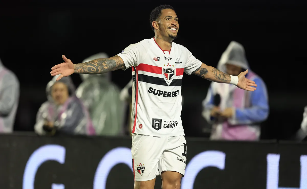 Luciano amplia marca histórica e entra de vez entre os grandes artilheiros do São Paulo