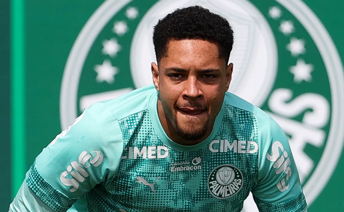 Dilema com Vitor Roque provoca nova estratégia tática de Abel para o Palmeiras encarar o Botafogo