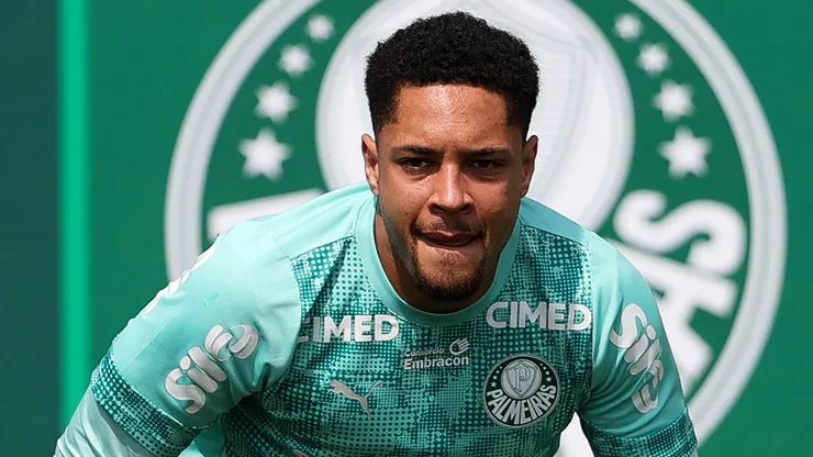 Vitor Roque treina na Academia, mas é dúvida para encarar o Botafogo - Foto: Foto: Cesar Greco/Palmeiras/by Canon