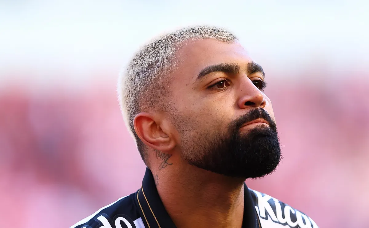 Gabigol marca duas vezes contra o Internacional e Santos vai se afastando do Z-4 do Brasileirão