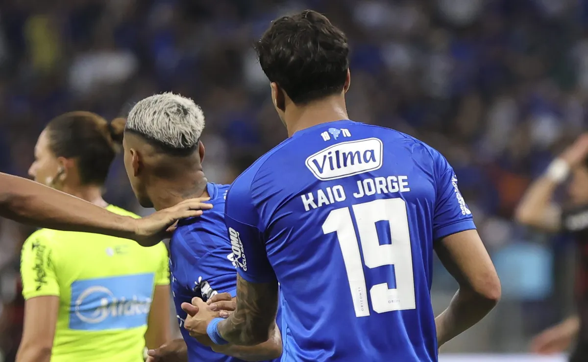 Cruzeiro vence Athletico-PR por 3 a 1, mas climão de Kaio Jorge com Matheus Pereira chama atenção