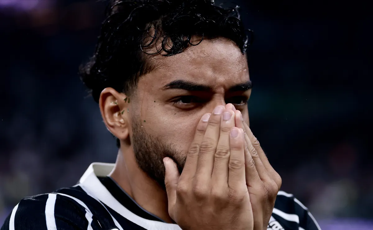Matheus Bidu se destaca, mas Corinthians leva virada do lanterna Chapecoense pelo Brasileirão