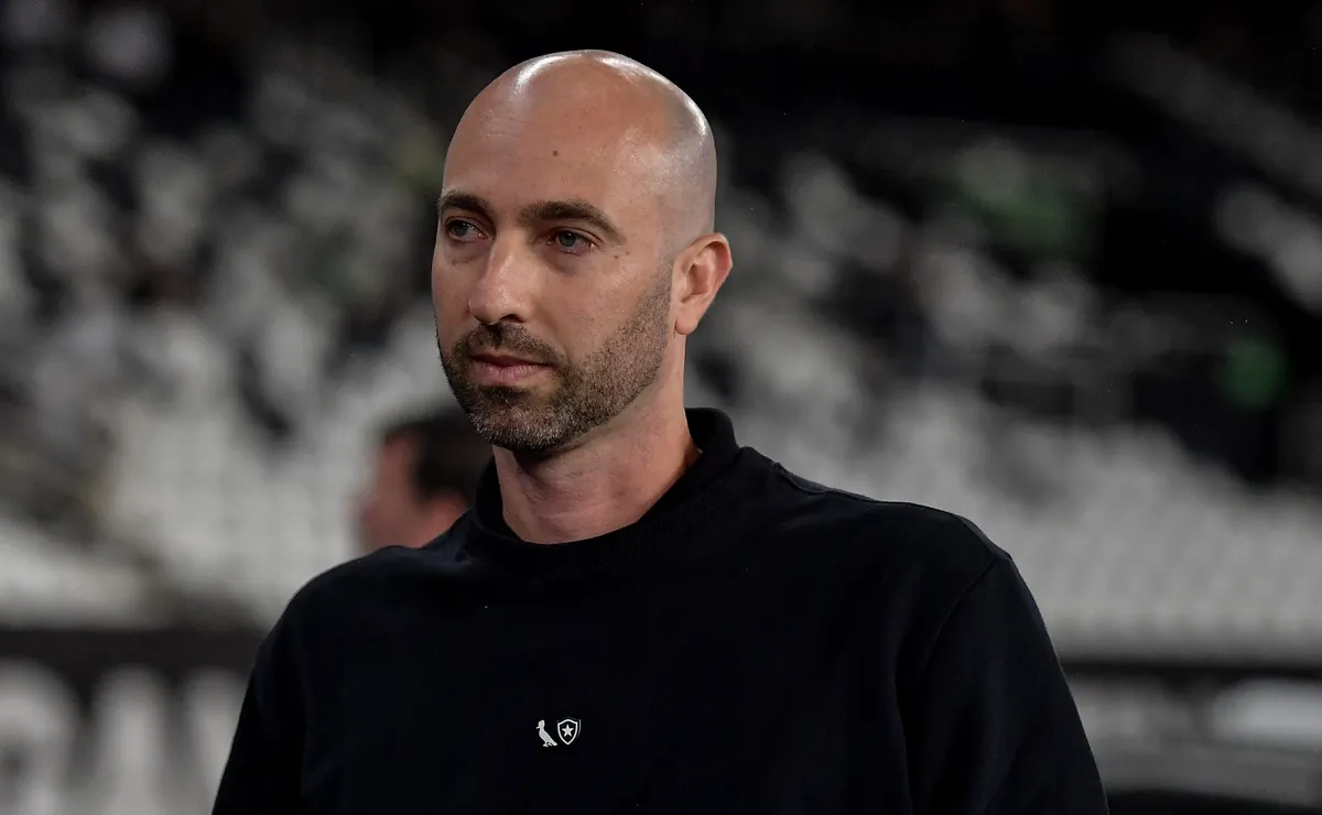 Rodrigo Bellão elogia atuação do Botafogo e desconversa sobre efetivação: “Sou funcionário do clube”
