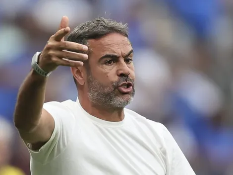 Artur Jorge responde protestos da torcida do Cruzeiro