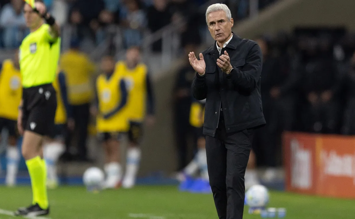 Pelaipe avalia ano de travessia no Grêmio e respalda trabalho do técnico Luís Castro