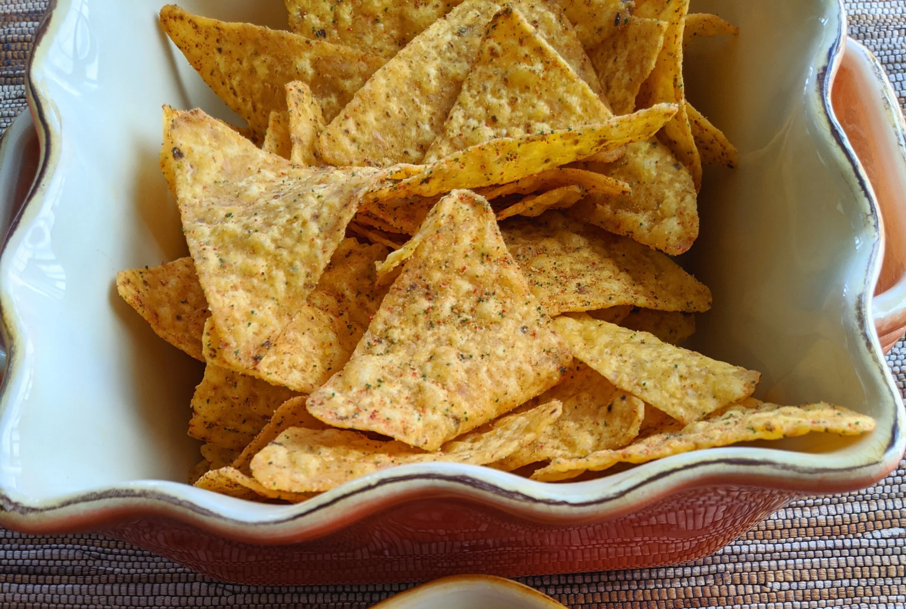 Batatas fritas de pacote (chips). Foto: Pixabay/catceeq