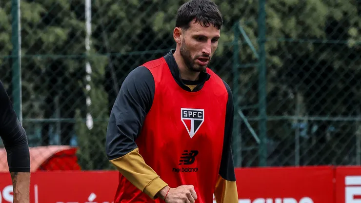 Calleri treinando no São Paulo - Foto: Erico Leonan / São Paulo FC