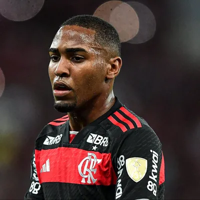 Flamengo trava investida árabe e impõe resistência por Lorran