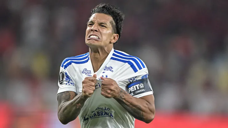Lucas Romero, volante e capitão do Cruzeiro -Foto: Thiago Ribeiro/AGIF