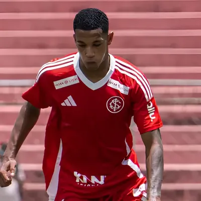Pezzolano chama lateral do Sub-20
