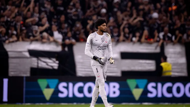 Hugo Souza em ação pelo Corinthians — Foto Rodrigo CocaAgência Corinthians