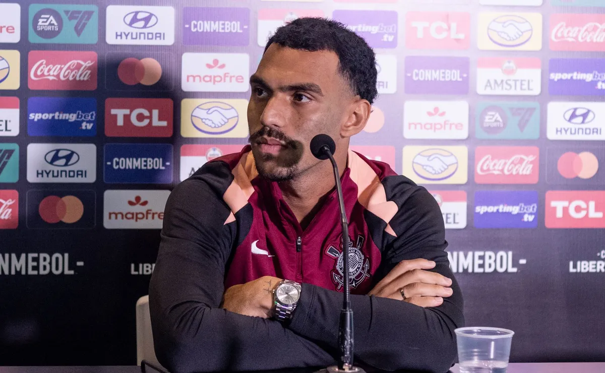 Matheuzinho abre o jogo sobre salários atrasados do Corinthians antes da Libertadores