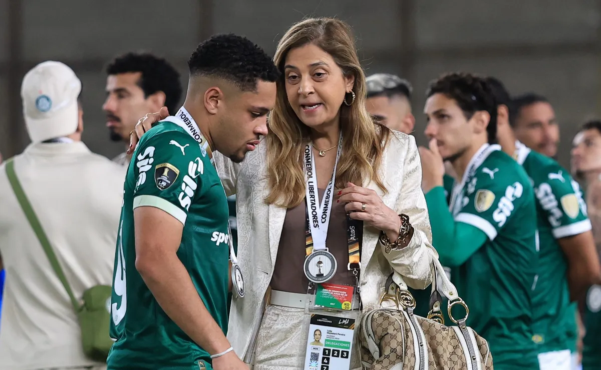 Leila Pereira faz cobrança a elenco por reação imediata na véspera de Palmeiras x LDU pela Libertadores