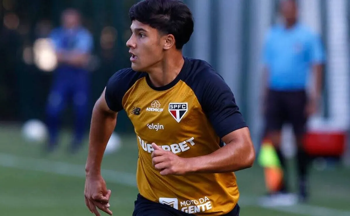 Nicolas passa por cirurgia no joelho e deve perder restante da temporada pelo São Paulo