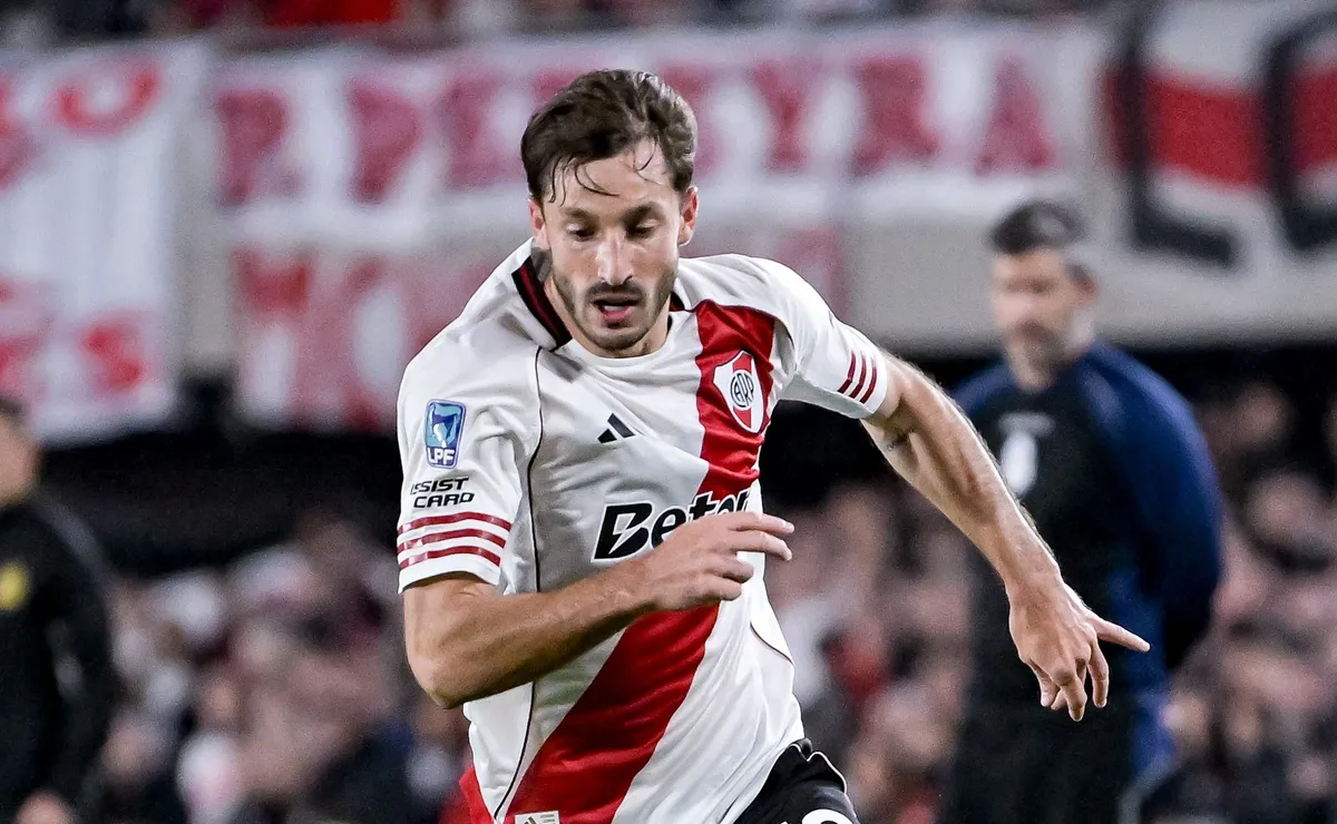 River Plate tenta antecipar retorno de Matías Viña ao Flamengo pela segunda vez