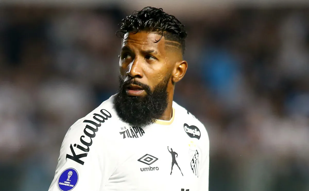 Rodinei estreia em grande estilo e Santos vence Atlético-MG por 2 a 0 na Sul-Americana