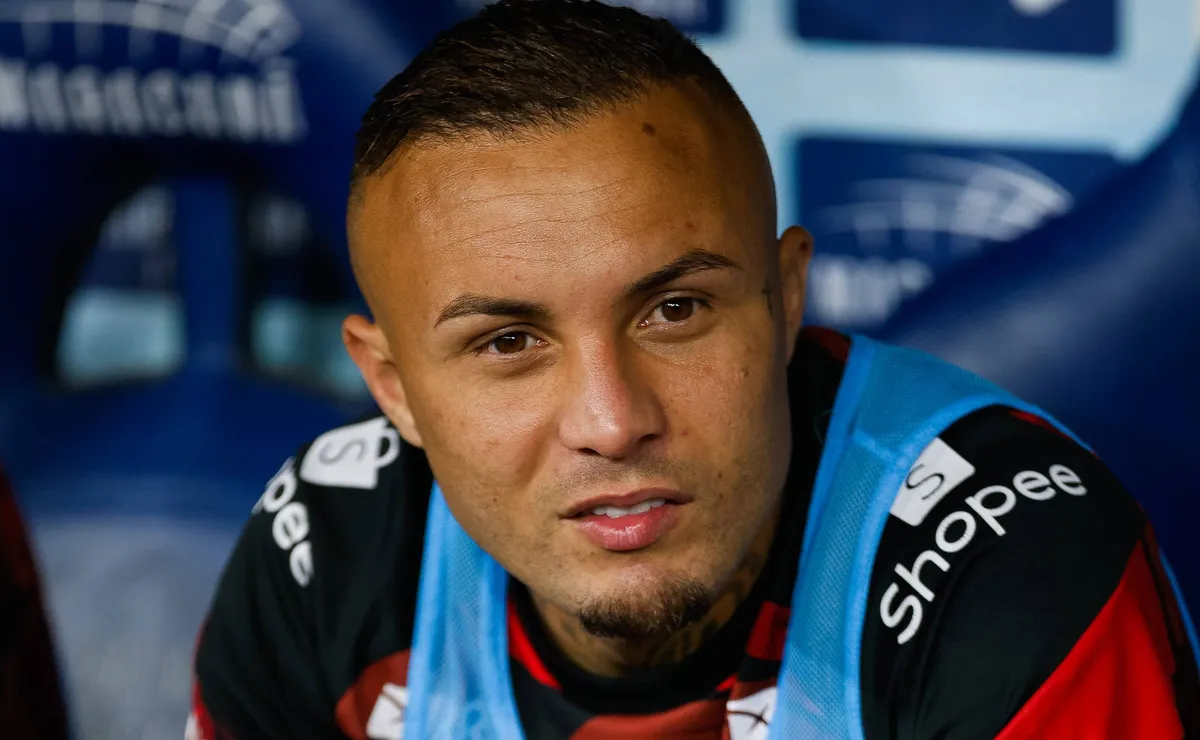 Everton Cebolinha chega causando ótima impressão no Santos com situação física que tinha no Flamengo