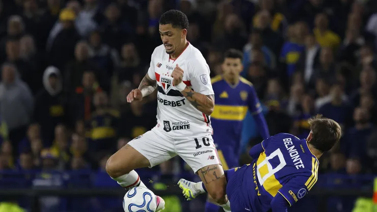 Luciano em ação no São Paulo - Foto: Rubens Chiri / São Paulo FC