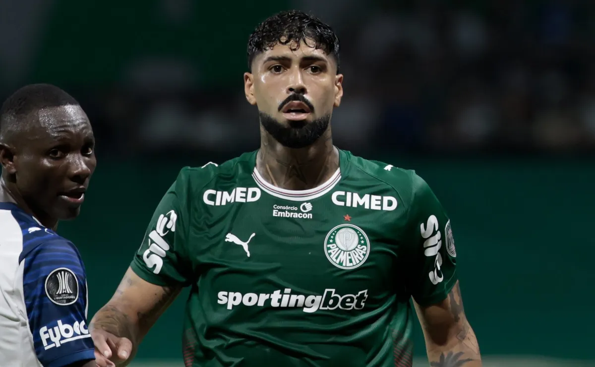 Clima esquentou? Barboza explica fala sobre esquema de três zagueiros no Palmeiras: “Não fiquem bravos”