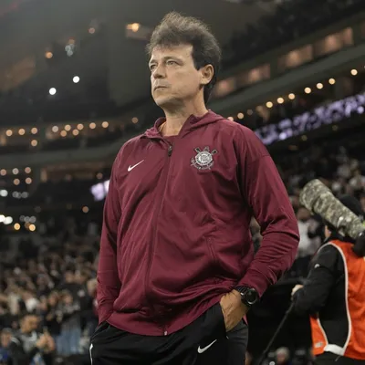 Diniz prepara mudanças no Corinthians antes da decisão com Estudiantes