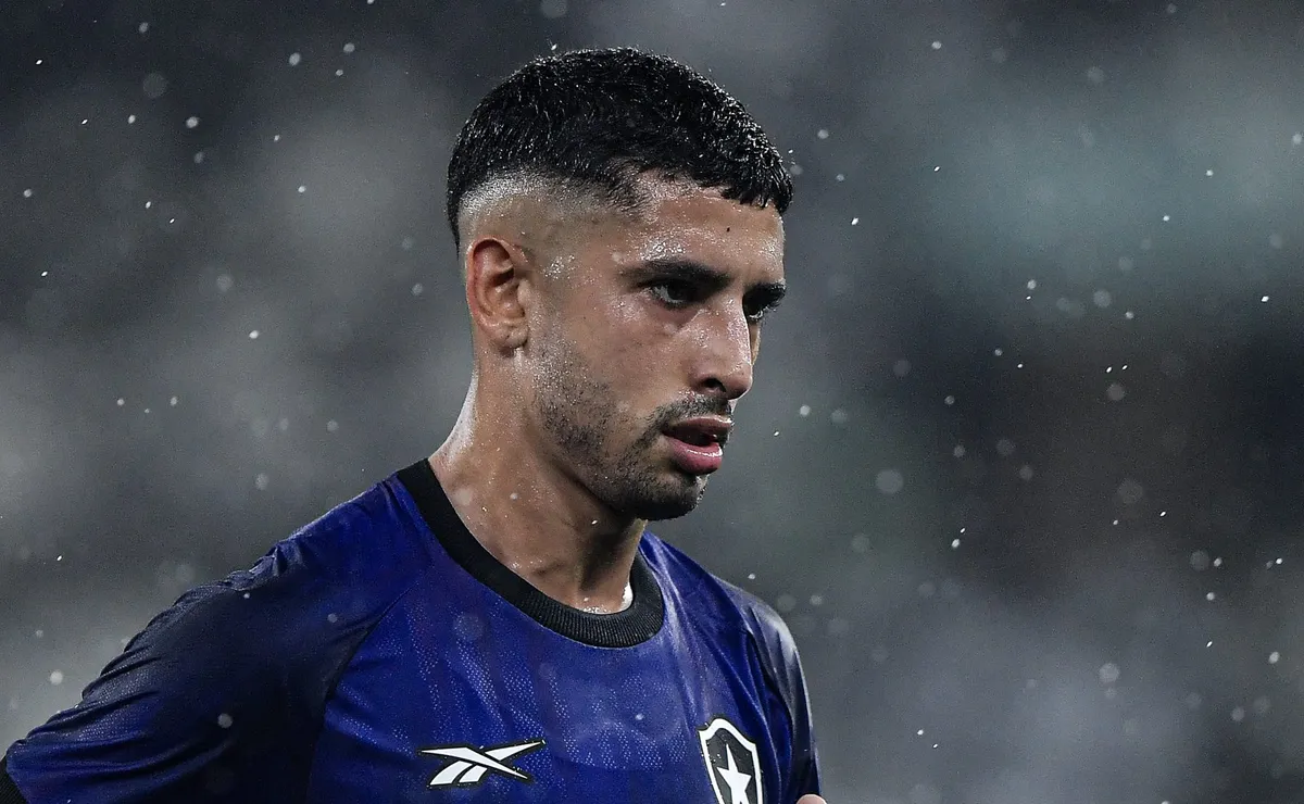 Venda de Santi Rodríguez por 6,8 milhões de dólares ajuda Botafogo a avançar em acordo com a MLS