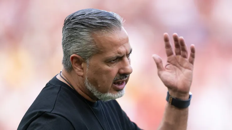 Jose Boto diretor de futebol do Flamengo durante partida contra o Gremio no estadio Maracana pelo campeonato Brasileiro A 2025.