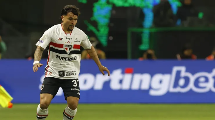 Artur está emprestado até dezembro - Foto: Rubens Chiri/São Paulo FC