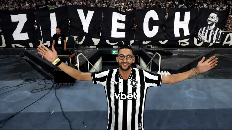 Ziyech é apresentado no Nilton Santos. Foto: Vitor Silva/Botafogo.