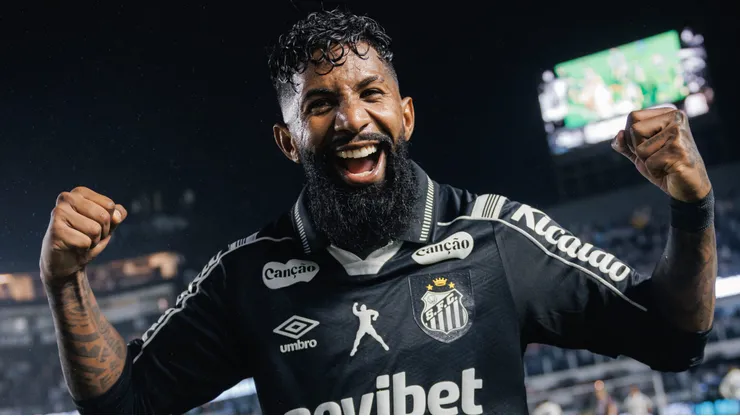 Lateral tem recebido elogios - Foto: Raul Baretta/Santos FC.