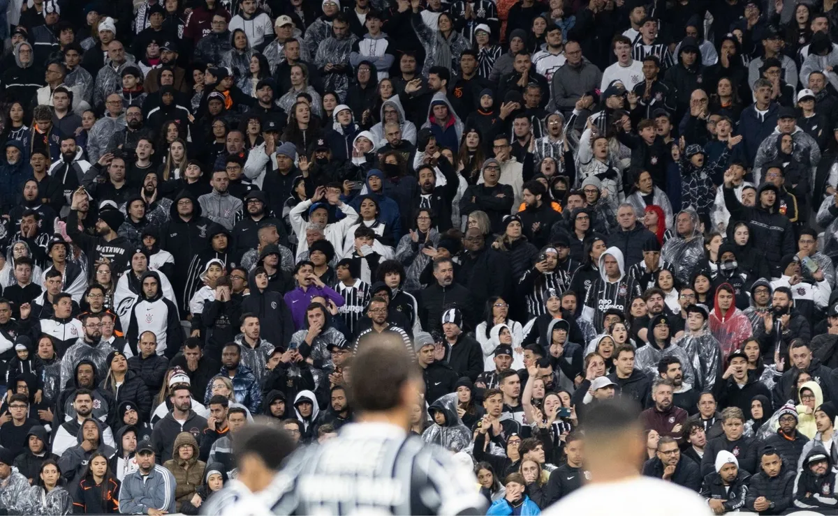 Opinião: Corinthians vive jogo sem escolha contra o Flamengo antes de decisão na Libertadores