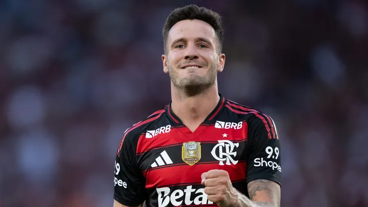 Saul jogador do Flamengo comemora gol durante partida contra o Gremio no estadio Maracana pelo campeonato Brasileiro A 2025.