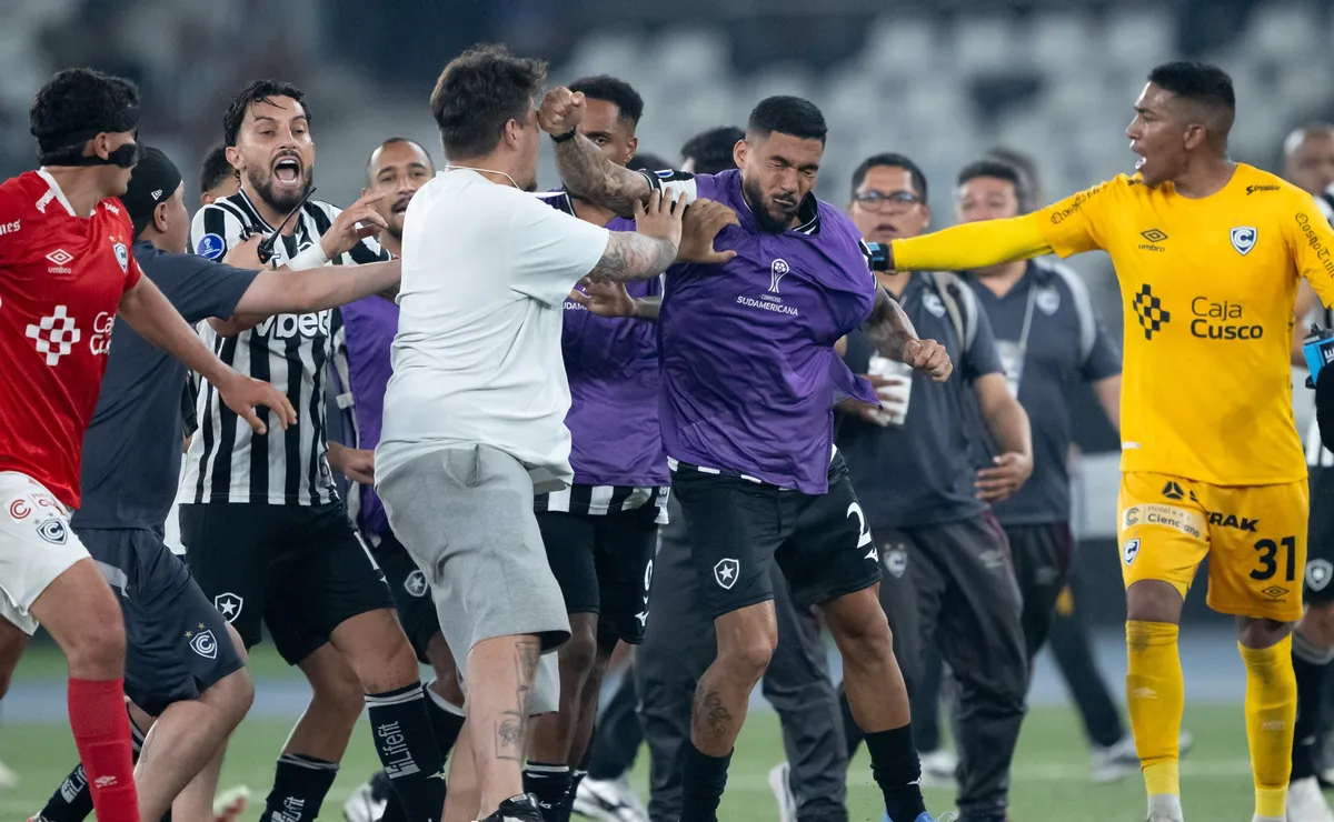 Allan e Marçal recebem suspensão da Conmebol após confusão em Botafogo x Cienciano