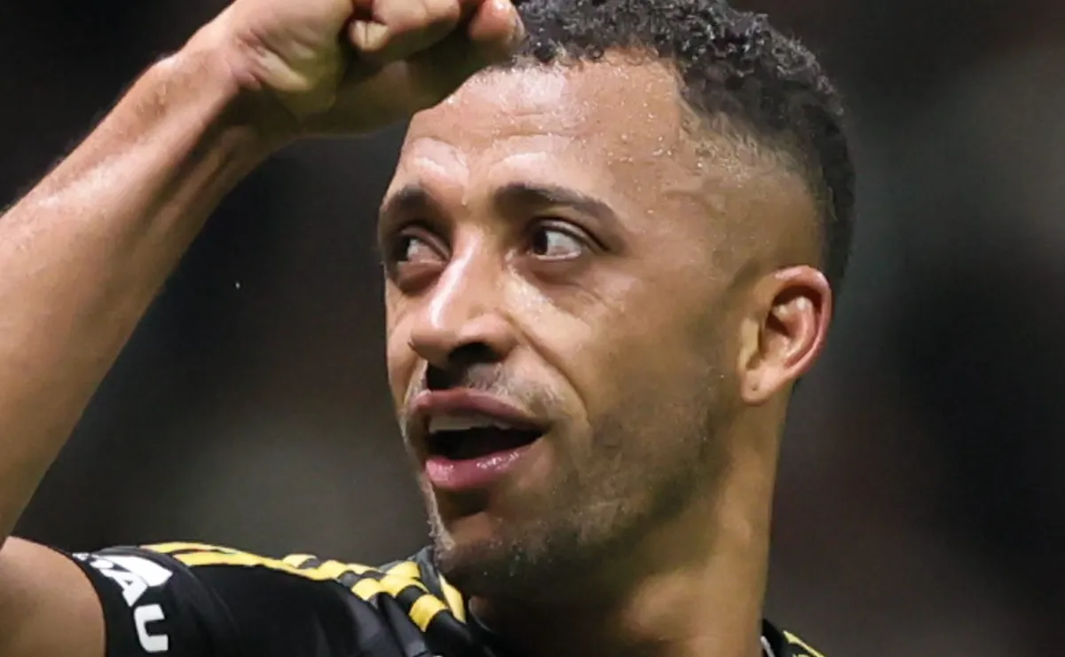 Zagueiro Vitor Hugo projeta guerra do Atlético-MG contra o Santos na Sul-Americana: “Arena vai pegar fogo”