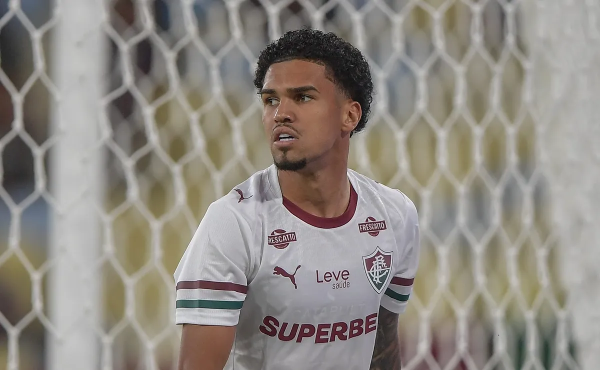 Marcão revela caminho para Riquelme conquistar mais chances no Fluminense: “Permaneça concentrado”