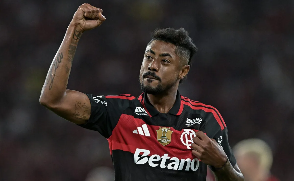 Bruno Henrique comanda vitória e sustenta o Flamengo no topo do Brasileiro