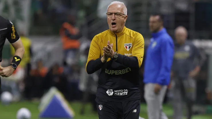 Dorival Júnior em ação no São Paulo - Foto: Rubens Chiri / São Paulo FC