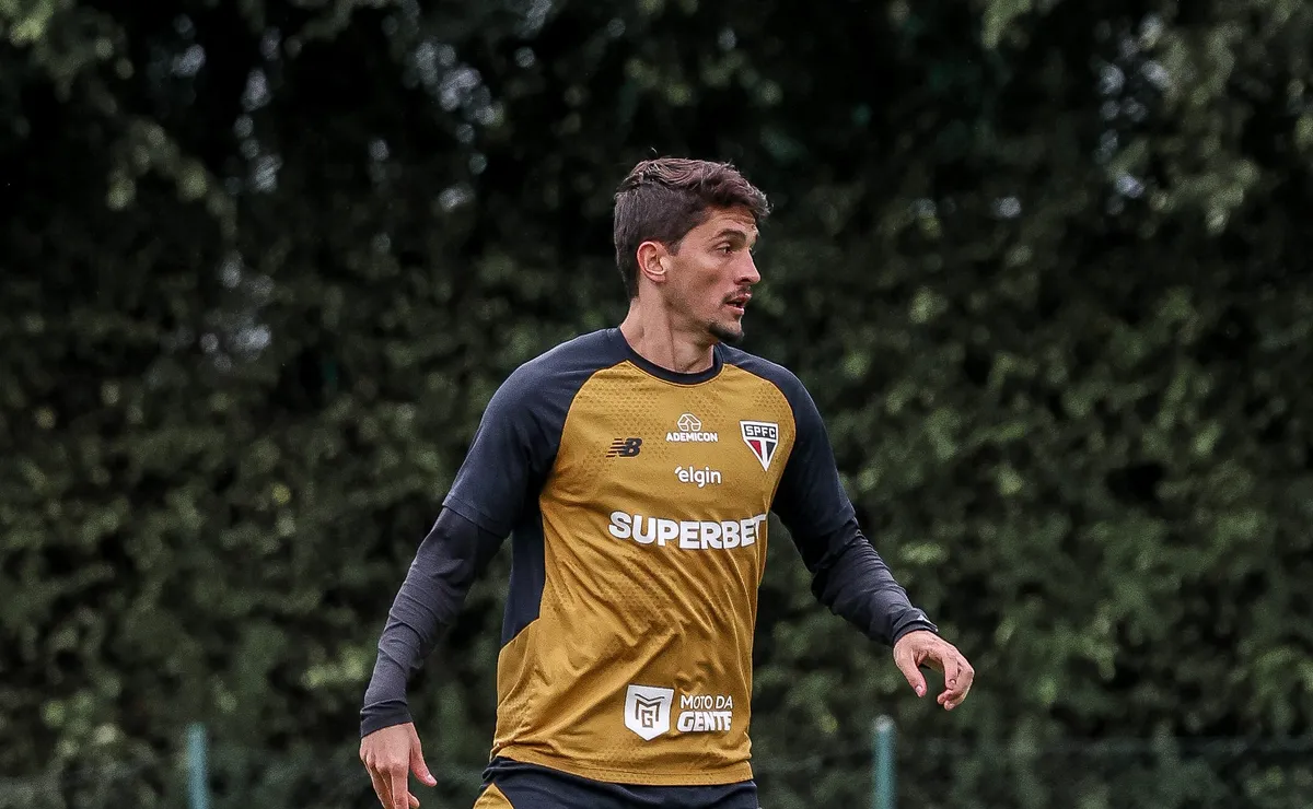 Pablo Maia deve perder vaga entre titulares do São Paulo contra o Boca Juniors