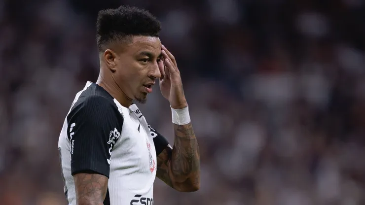 Jesse Lingard não consegue reagir no Corinthians, e Diniz precisa encontrar um caminho