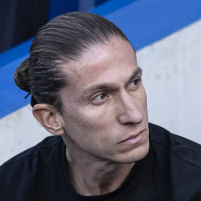 O "camaleão" da Europa: Filipe Luís assombra a França