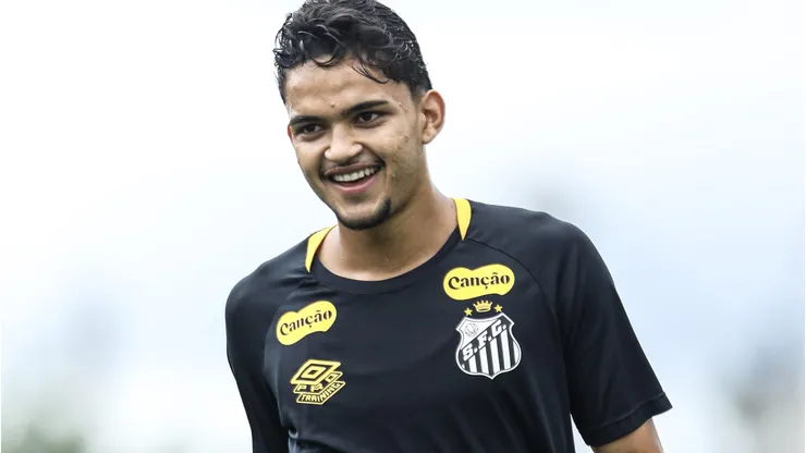Atacante teve poucas oportunidades com Cuca - Foto: Reinaldo Campos/Santos FC.