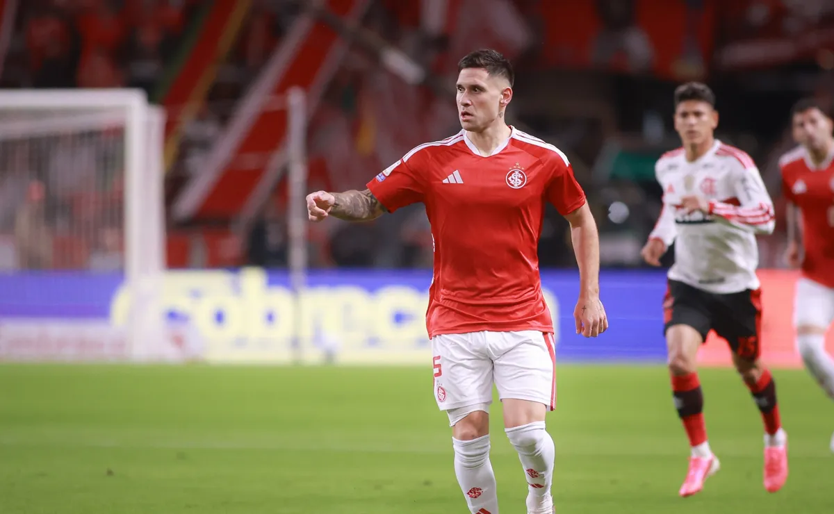 Internacional prepara mudanças contra o São Paulo com Matheus Bahia e desfalque de Villagra