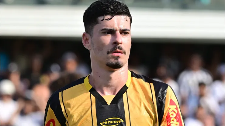 Rômulo está emprestado ao Grêmio Novorizontino.