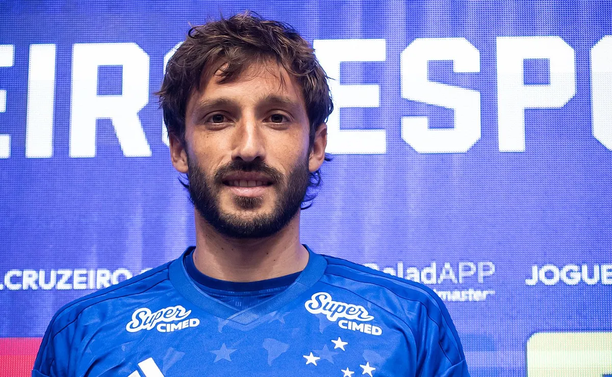 Matías Viña detona River Plate e elogia postura do Flamengo em negociação